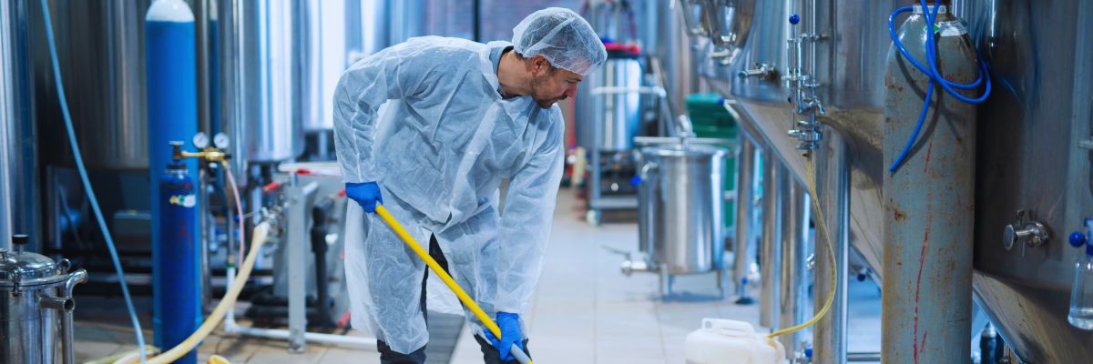 How to Perform an Operations Washdown in a Food & Beverage Manufacturing Facility